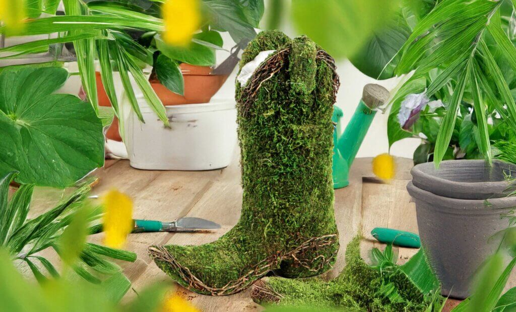 Austin Cowboy Boot Deco Moss Planter #1