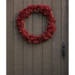 reindeer_moss_wreath_wine_lifestyle