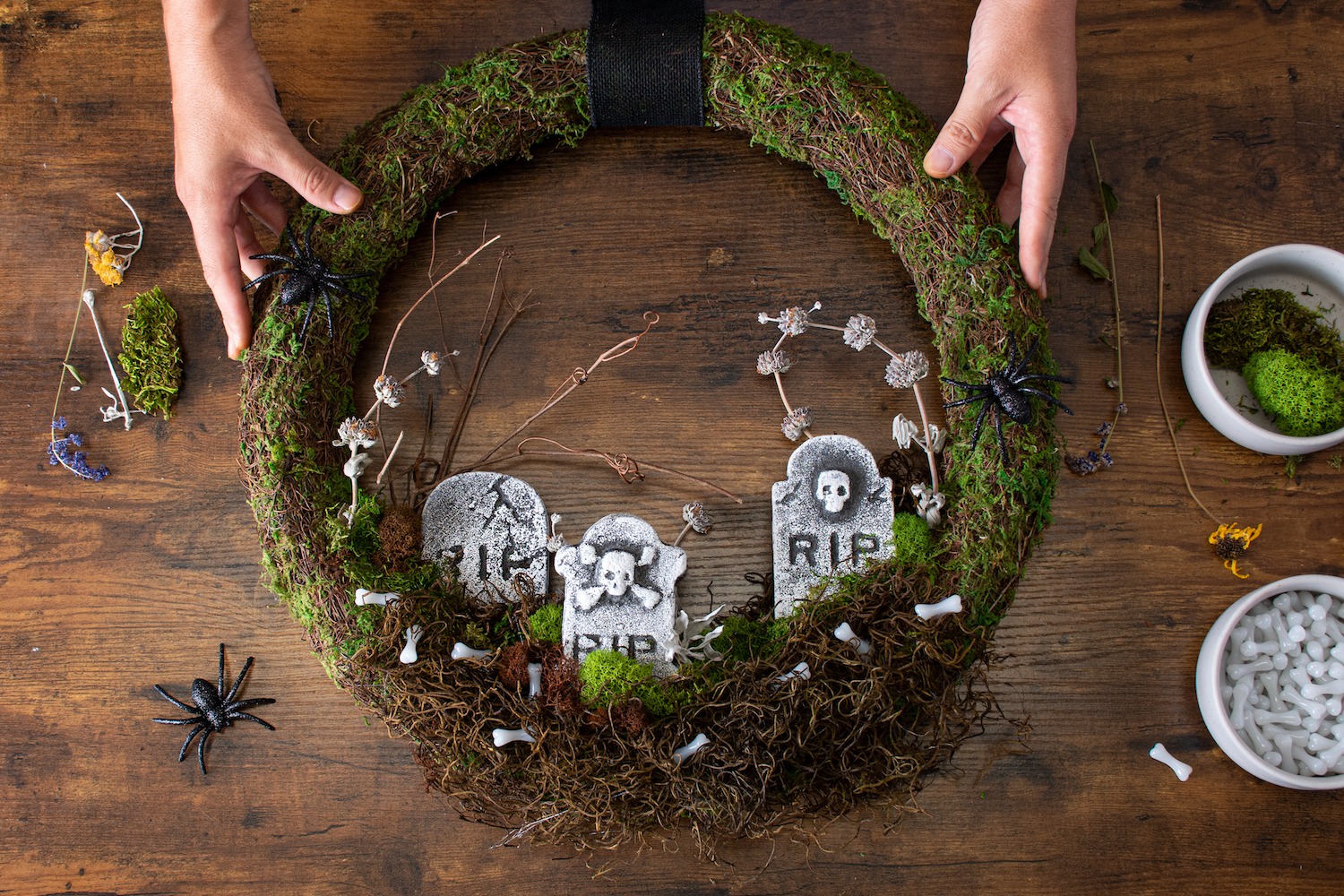 DIY Halloween Grapevine Wreath